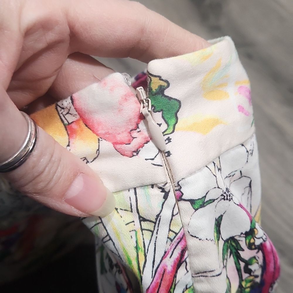 Express Colorful Chino Watercolor Floral Shorts - Picture 6 of 7